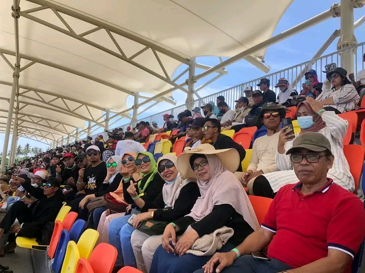 DIREKTUR RSJMS BESERTA JAJARANNYA MENYAKSIKAN WSBK 2022 DI SIRKUIT MANDALIKA